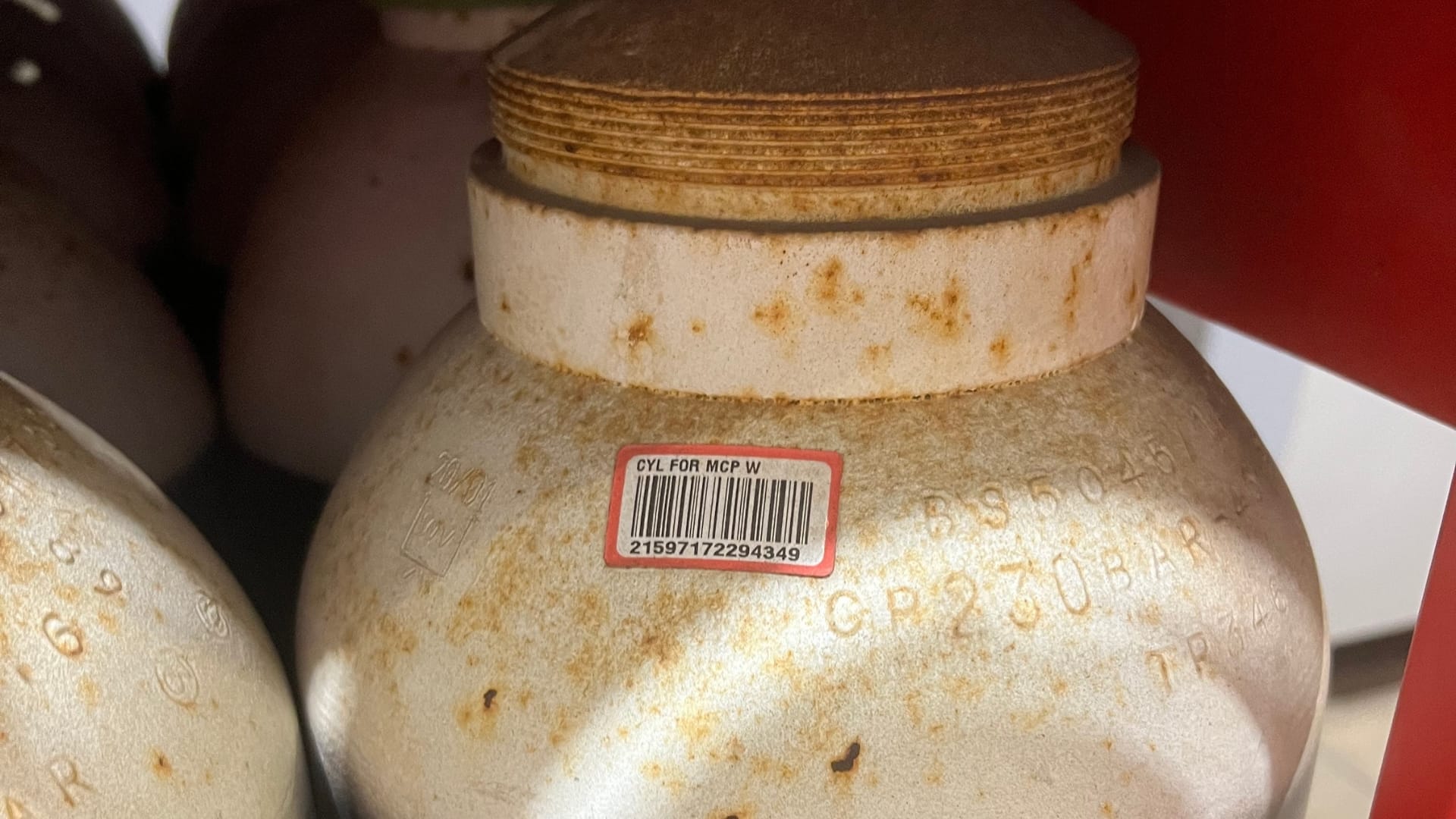 Scanning the existing barcode on each gas cylinder gave the team instant visibility